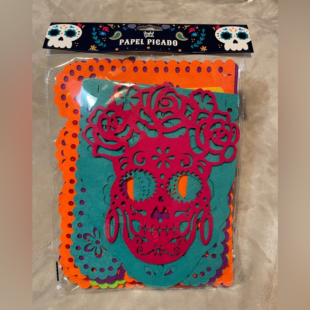 NEW Felt Dia de Muertos-Day of the Dead Festive Banner 4 ft New Colorful